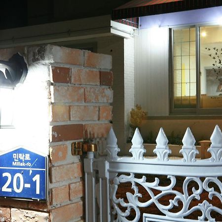 Guesthouse Mate Пусан Екстериор снимка